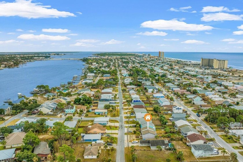 Fully renovated duplex that has generated $107,000 in the past - Beach Home for sale in Panama City, Florida on Beachhouse.com