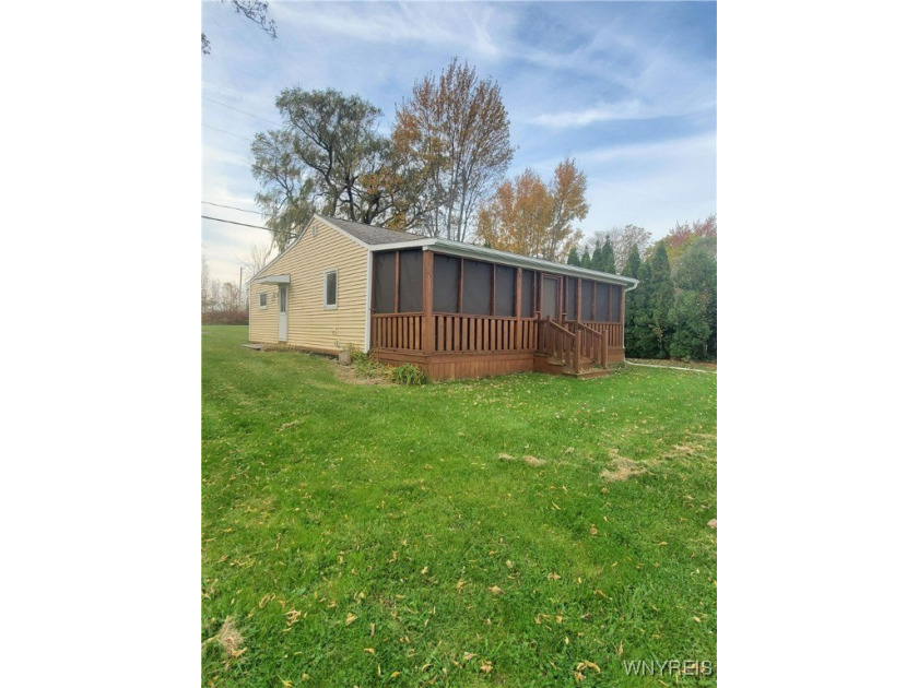 2 bed cabin at the lake - Beach Home for sale in Yates, New York on Beachhouse.com