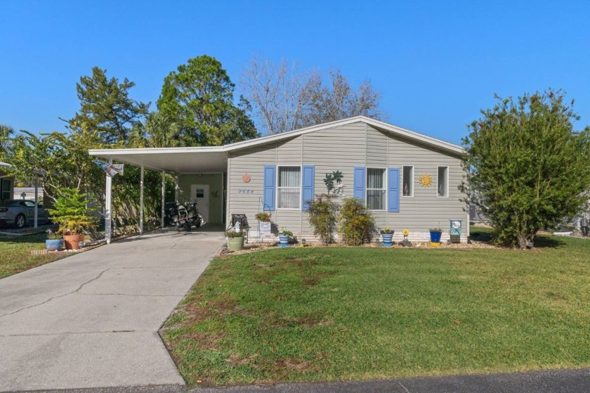 This stunning, partially furnished, 2-bedroom, 2-bath home - Beach Home for sale in Homosassa, Florida on Beachhouse.com