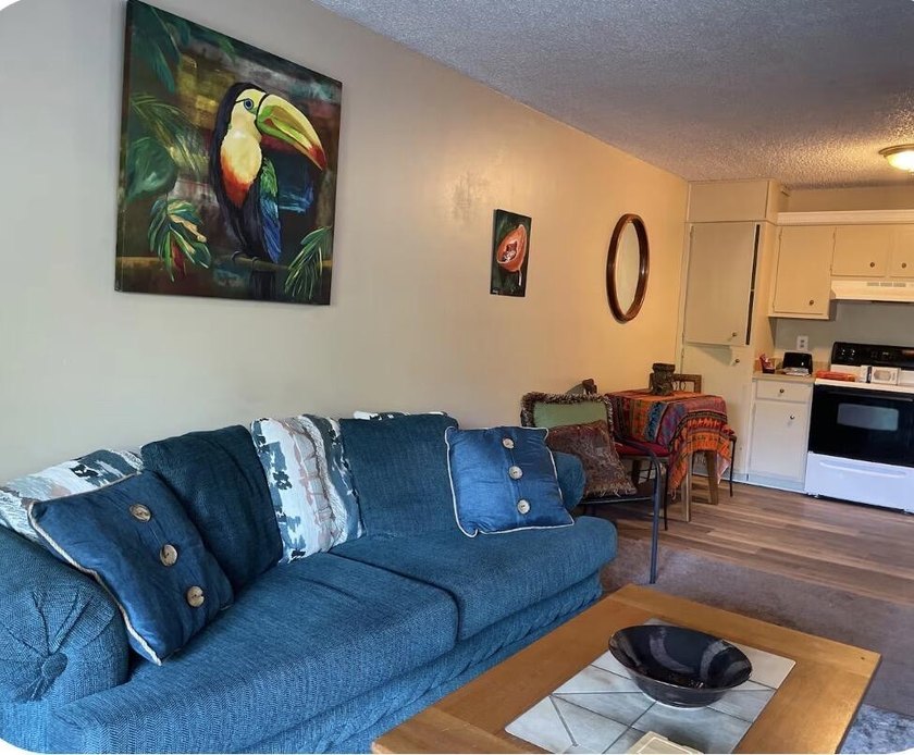 Charming and ideally located condominium in the heart of Gulf - Beach Condo for sale in Gulf Breeze, Florida on Beachhouse.com