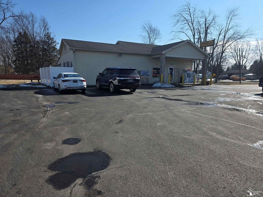 Established neighborhood convenience store in La Salle, MI with - Beach Commercial for sale in La Salle, Michigan on Beachhouse.com
