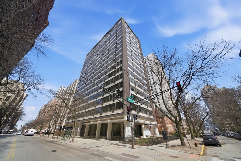 Fully rehabbed 2 bed 1 bath in a prime Lakeview East location! - Beach Condo for sale in Chicago, Illinois on Beachhouse.com