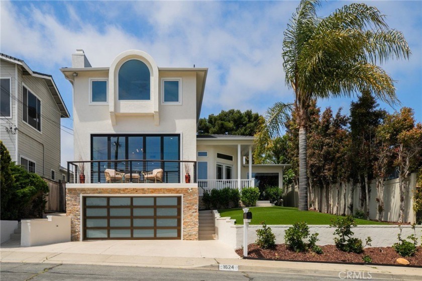 Coastal Sanctuary with Panoramic Views 1624 Malden Street | - Beach Home for sale in San Diego, California on Beachhouse.com