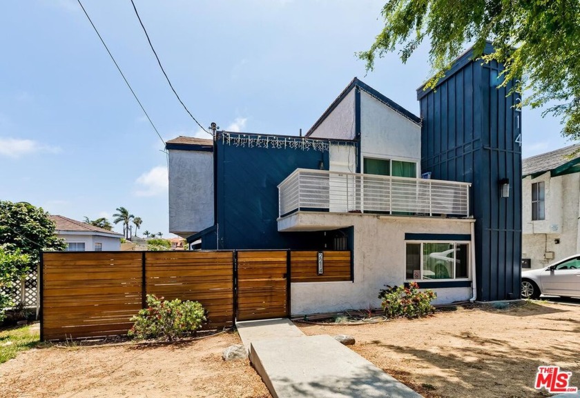 Discover 2214 Grant Ave, an exceptional four-unit income - Beach Home for sale in Redondo Beach, California on Beachhouse.com