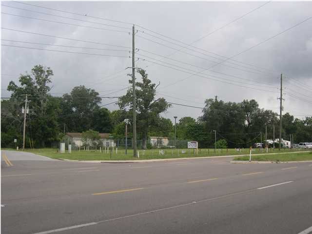 Great high traffic corner (31,982 cars per day), commercial lot - Beach Lot for sale in Fort Walton Beach, Florida on Beachhouse.com