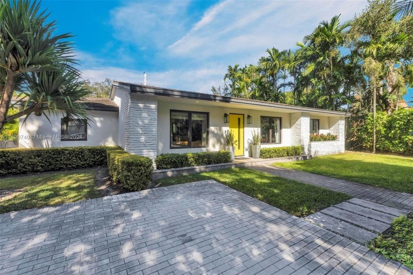 Modern complete 2020 remodeled home on large 8,250 SF lot with - Beach Home for sale in Coral Gables, Florida on Beachhouse.com