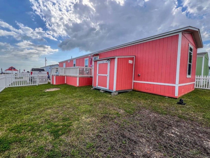 Discover the perfect blend of comfort and coastal charm in this - Beach Home for sale in Baytown, Texas on Beachhouse.com