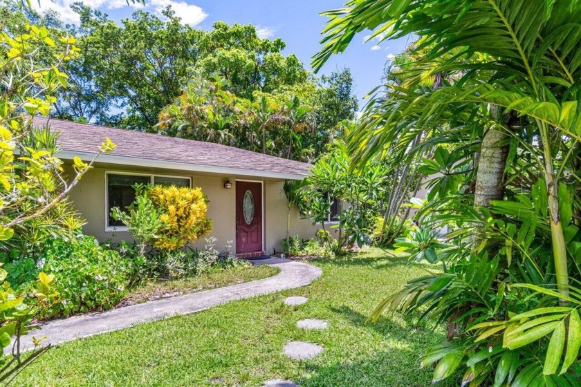 Welcome to your new home in Boca Raton! This charming - Beach Home for sale in Boca Raton, Florida on Beachhouse.com