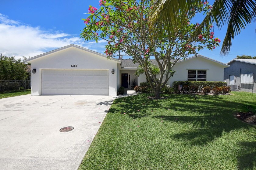This 3/2 home with oversized 2 car garage has been lovingly - Beach Home for sale in Boynton Beach, Florida on Beachhouse.com
