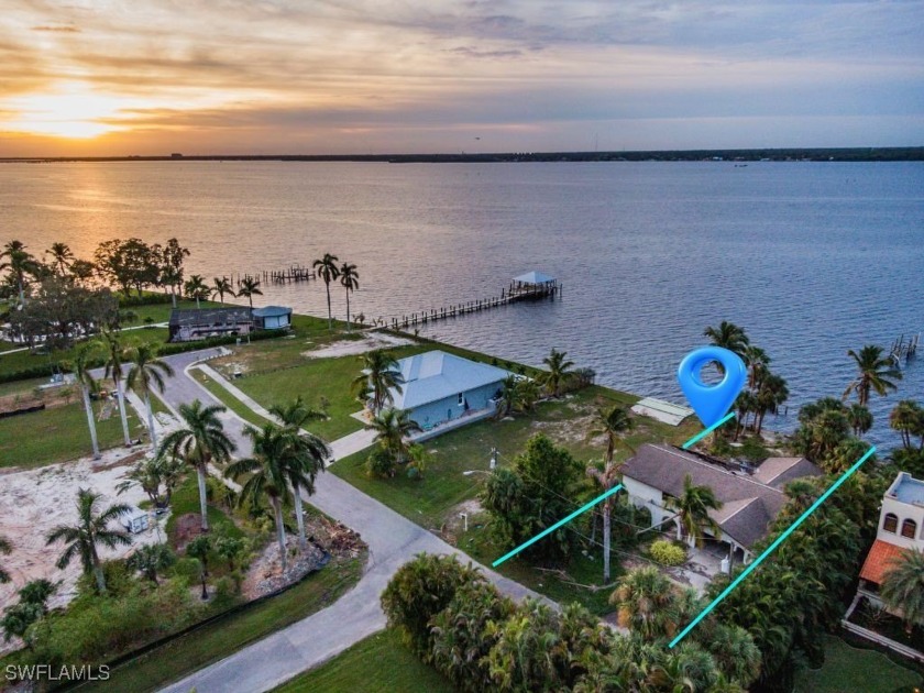 Welcome to this riverfront property located along the historic - Beach Home for sale in Fort Myers, Florida on Beachhouse.com