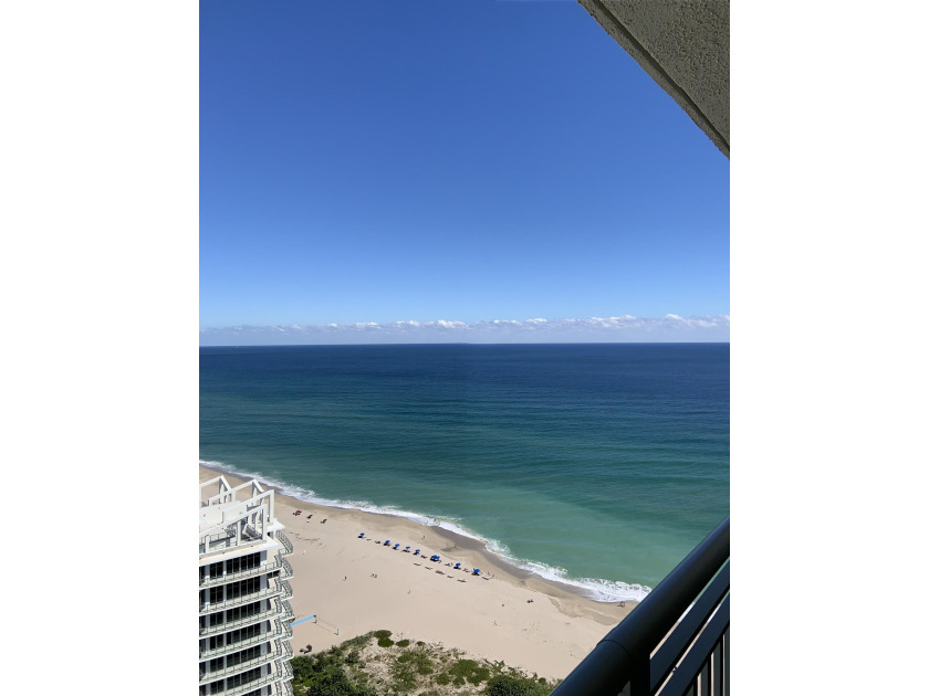 Furnished oceanfront 1 bd/1.5 ba unit with active lease thru Oct - Beach Condo for sale in Riviera Beach, Florida on Beachhouse.com