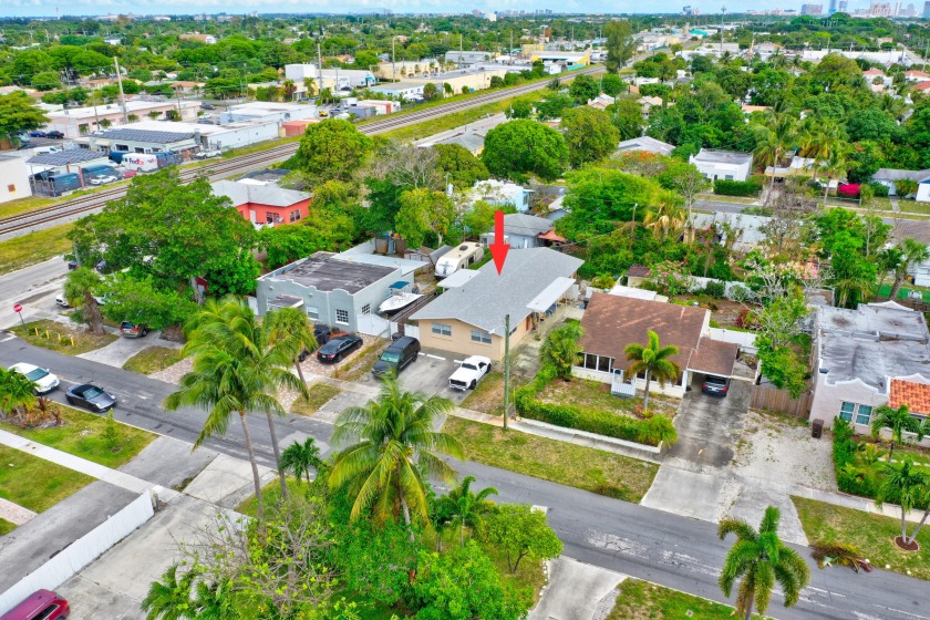 Great investment opportunity for this duplex located in east - Beach Home for sale in West Palm Beach, Florida on Beachhouse.com