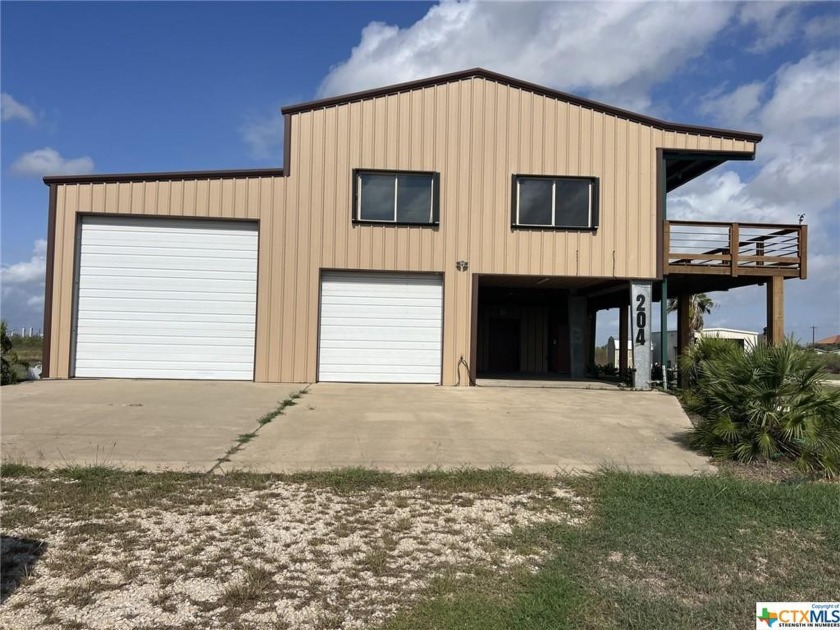 PRICE REDUCTION...This 3/3 Barndominium has been graciously - Beach Home for sale in Port Lavaca, Texas on Beachhouse.com