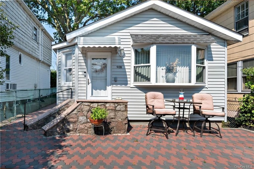 Bronx Apartment Off Market 90 Edgewater Park NY 2981961