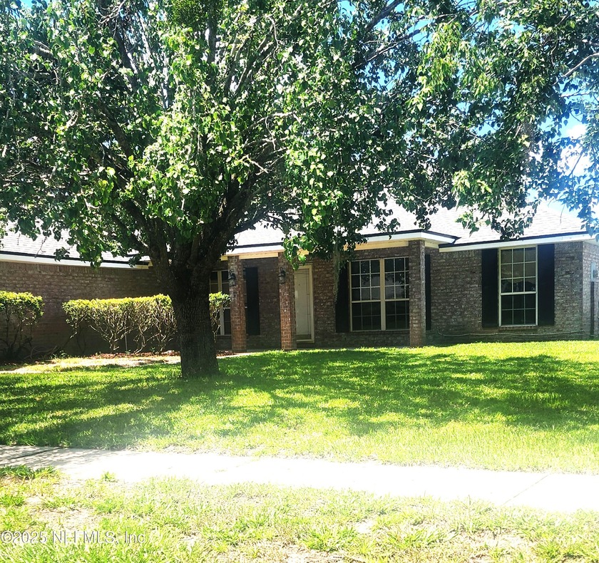 REDUCED! Ready to move in 4-bedroom, 2 bath brick home on the - Beach Home for sale in Jacksonville, Florida on Beachhouse.com