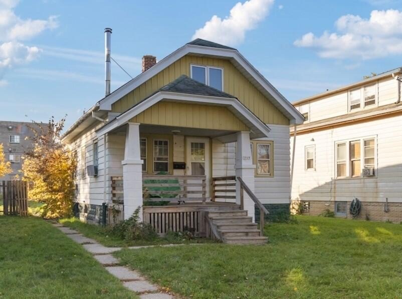 This 3 bedroom bungalow is the perfect home or investment - Beach Home for sale in Milwaukee, Wisconsin on Beachhouse.com