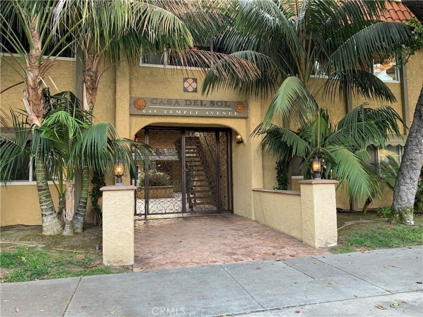 2 Bedroom, 2 Bath Ground-Floor Condo in Gated Building - Rose - Beach Condo for sale in Long Beach, California on Beachhouse.com