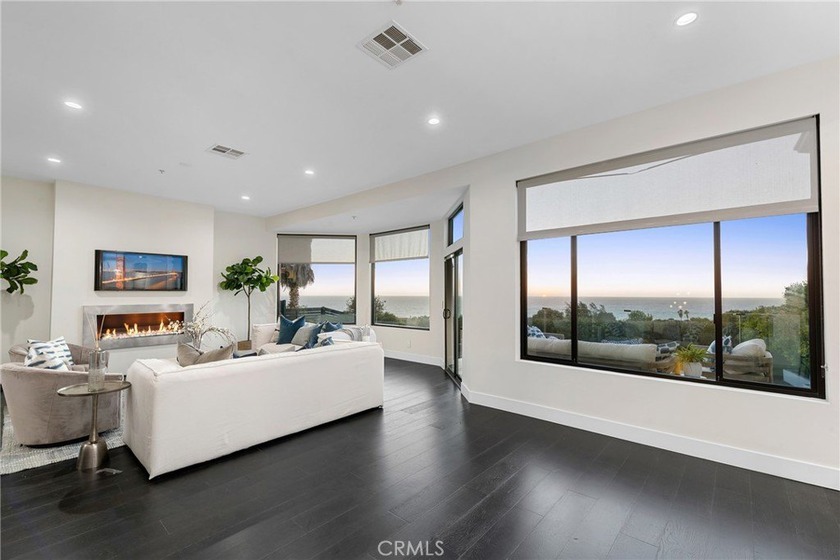 Welcome to a breathtaking blend of luxury, style, and amazing - Beach Home for sale in Rancho Palos Verdes, California on Beachhouse.com