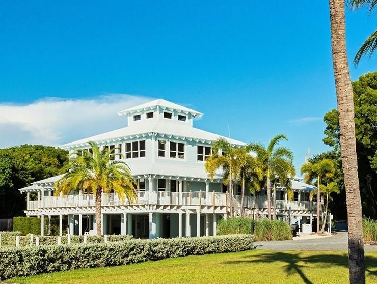 Extraordinary resort on 4.6+ acres on the bay. This sale - Beach Commercial for sale in Key Largo, Florida on Beachhouse.com