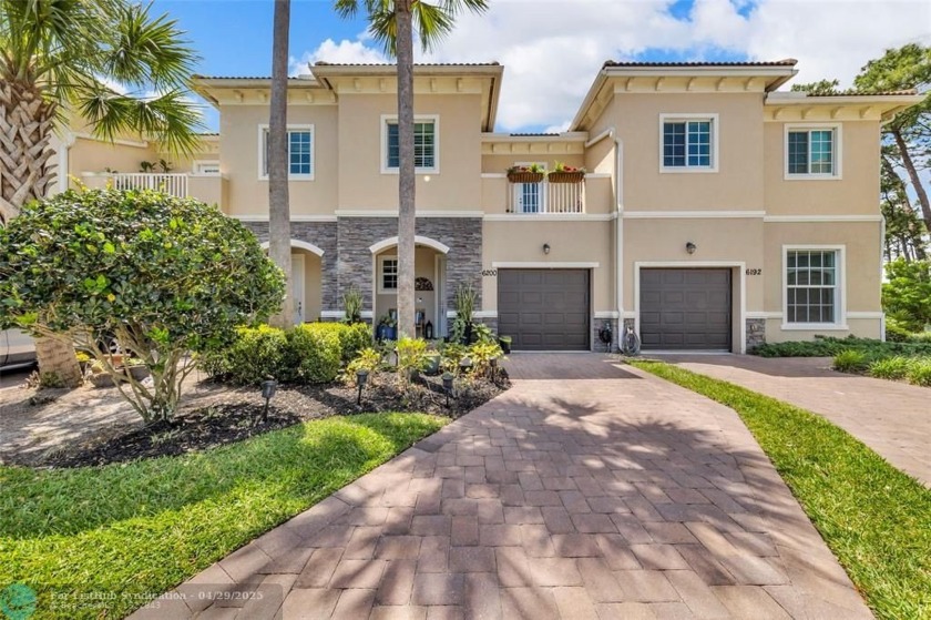 Fall in love w/ this contemporary 3-bed, 2-bath+1 car garage - Beach Condo for sale in Hobe Sound, Florida on Beachhouse.com