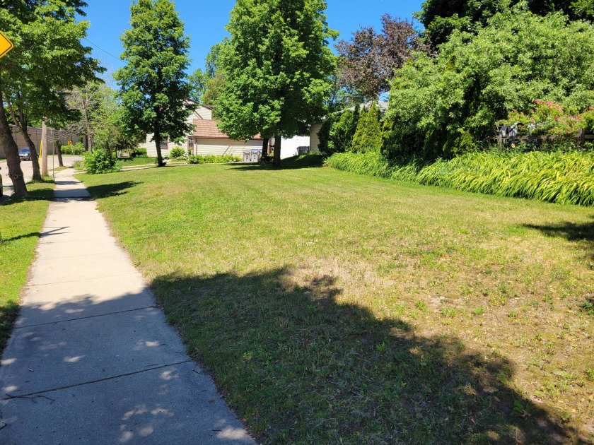 Vacant land near Humboldt Park and South Shore Park in - Beach Lot for sale in Milwaukee, Wisconsin on Beachhouse.com