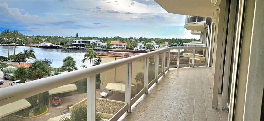 Price reduced! Motivated Seller! Welcome home to resort style - Beach Condo for sale in Aventura, Florida on Beachhouse.com