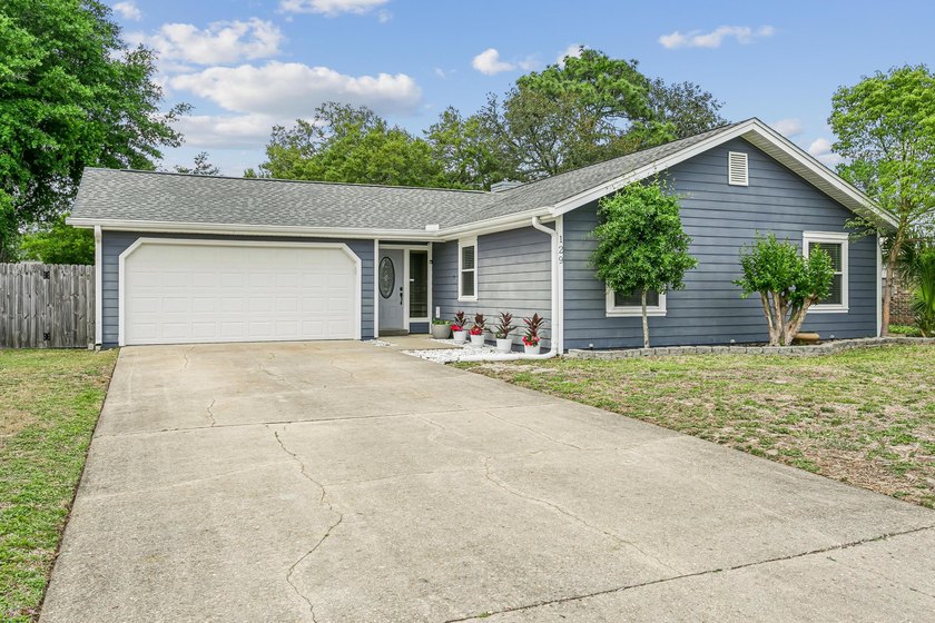 Beautiful VA eligible home with many upgrades in the Heart of - Beach Home for sale in Fort Walton Beach, Florida on Beachhouse.com