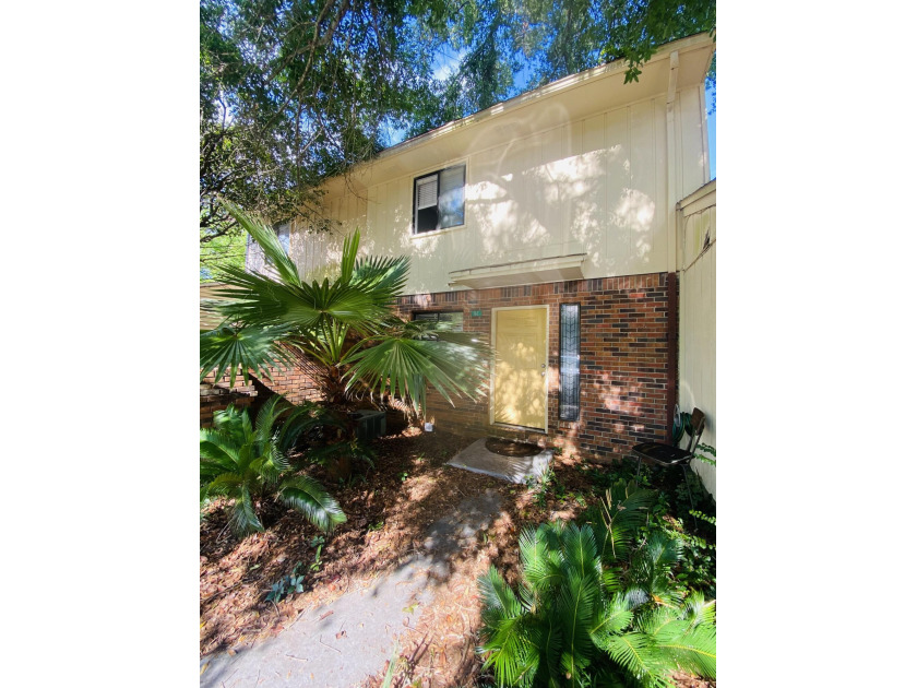 Renovated 2 bedroom, 2 bathroom townhome in the heart of Fort - Beach Home for sale in Fort Walton Beach, Florida on Beachhouse.com