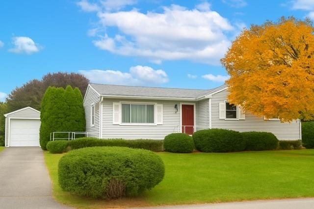 More Photos Included. Very well maintained 3-bedroom ranch in a - Beach Home for sale in Portsmouth, Rhode Island on Beachhouse.com