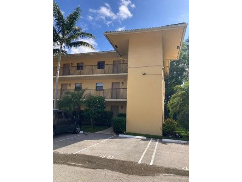 Beautiful apartment, remodeled and upgraded. Washer and dryer in - Beach Condo for sale in Coral Springs, Florida on Beachhouse.com