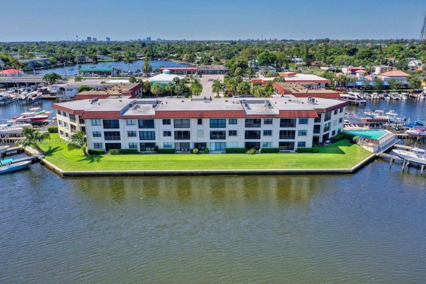 Enjoy the amazing unobstructed water view from all the main - Beach Condo for sale in North Palm Beach, Florida on Beachhouse.com