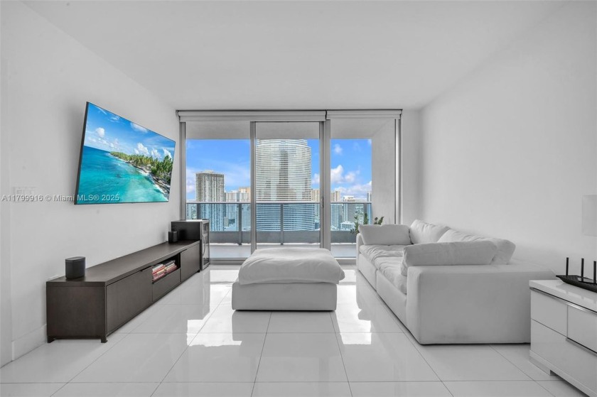 Sophisticated 1-bed, 1.5-bath penthouse at Epic, Miami's premier - Beach Condo for sale in Miami, Florida on Beachhouse.com