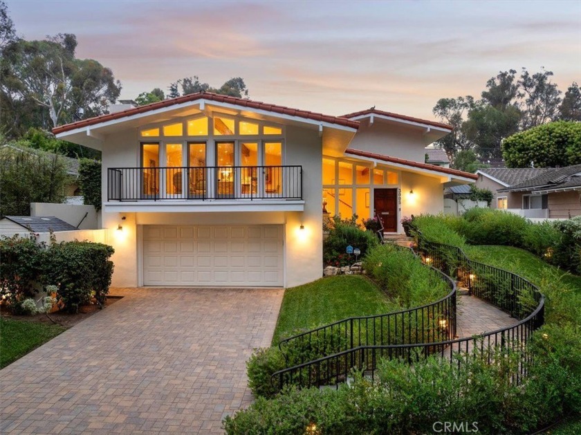 Offering pristine craftsmanship throughout, this Valmonte home - Beach Home for sale in Palos Verdes Estates, California on Beachhouse.com