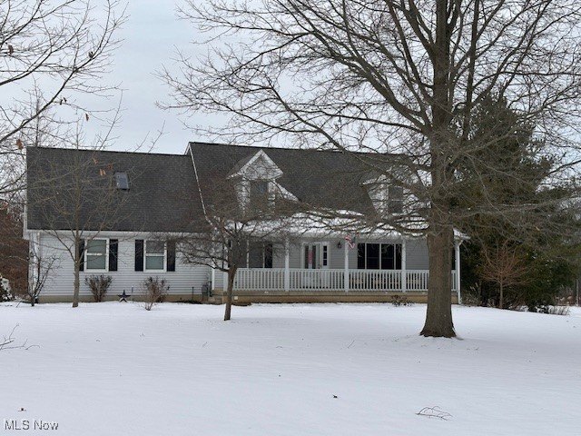 Close to I90. Private pond with 2 koi fish. Swim platform with - Beach Home for sale in Geneva, Ohio on Beachhouse.com