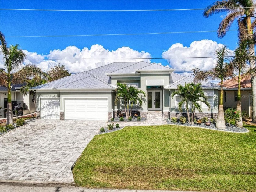 Welcome to your dream home! Built in 2021, this modern SAILBOAT - Beach Home for sale in Punta Gorda, Florida on Beachhouse.com