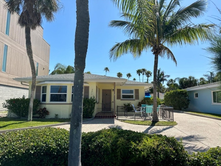 RARE OPPORTUNITY - DON CESAR WATERFRONT HOME!  Highly desirable - Beach Home for sale in ST Pete Beach, Florida on Beachhouse.com