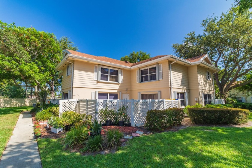 Discover exceptional value with 5K in Concessions, in this - Beach Townhome/Townhouse for sale in Lake Clarke Shores, Florida on Beachhouse.com