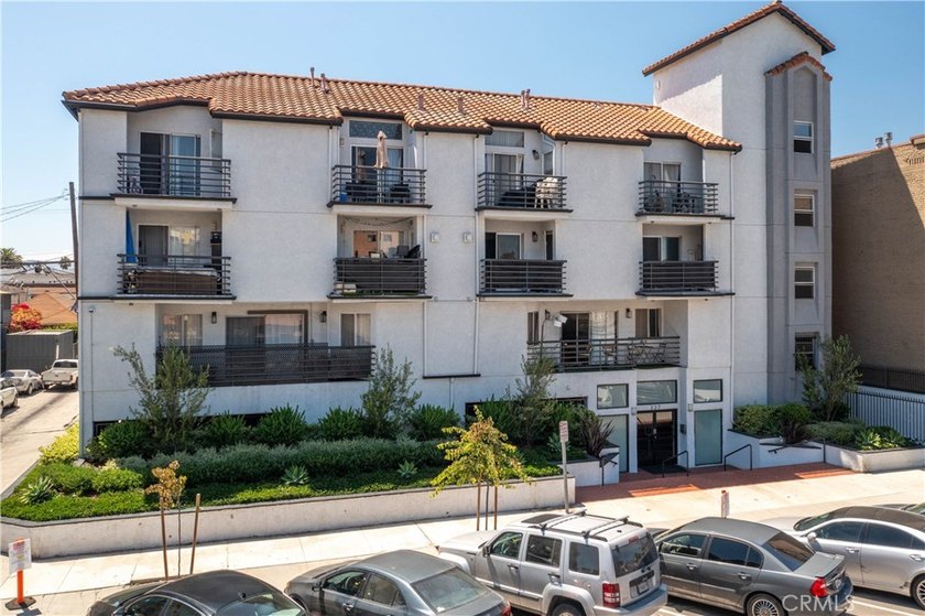 327 Chestnut Avenue, Long Beach - A rare opportunity in the - Beach Condo for sale in Long Beach, California on Beachhouse.com