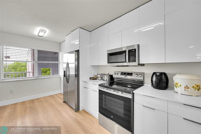 55+ gated Community in the Prestigious Islands, with 2 bedrooms - Beach Condo for sale in Sunrise, Florida on Beachhouse.com