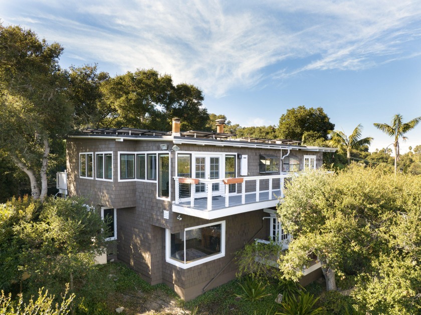 STILL SHOWING/ACCEPTING BACKUP OFFERS! A magical tree-house - Beach Home for sale in Santa Barbara, California on Beachhouse.com