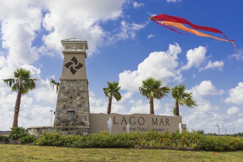 The charming Fresno plan boasts a smartly designed layout with - Beach Home for sale in Texas City, Texas on Beachhouse.com