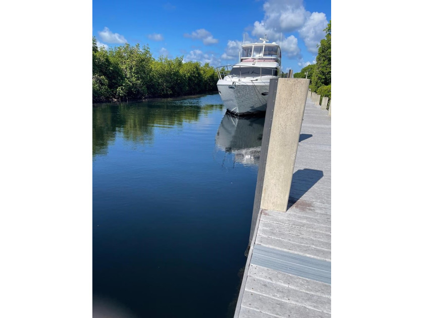 48' dock, plus one parking space 50 & 30 amp electric, water and - Beach Condo for sale in Key Largo, Florida on Beachhouse.com