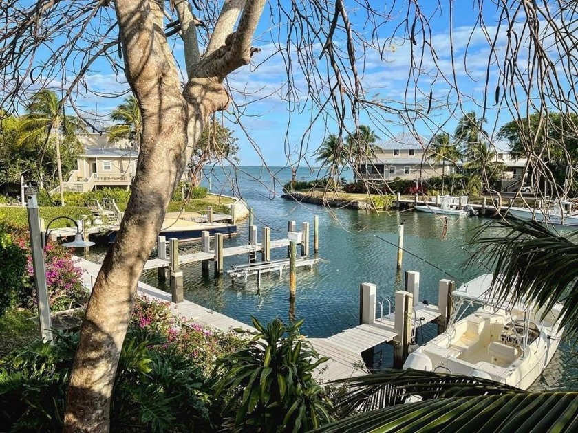 As you pull up to 5 South Marina Dr. you will notice the - Beach Condo for sale in Key Largo, Florida on Beachhouse.com