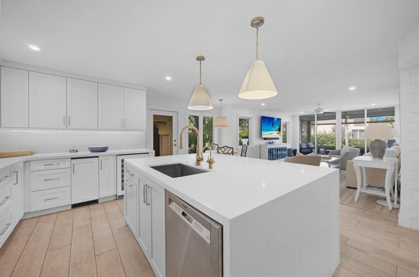 Spectacular turnkey, completely renovated 4BR/5BA 2-story luxury - Beach Condo for sale in Key Largo, Florida on Beachhouse.com