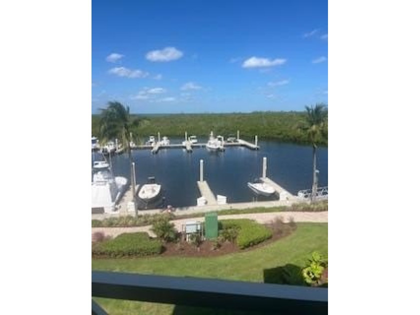 Middle floor Harbour House unit with Marina, bay and Ocean views - Beach Condo for sale in Key Largo, Florida on Beachhouse.com