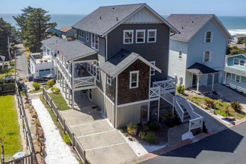 Captivating ocean view vacation rental in the Highlands of the - Beach Home for sale in Lincoln City, Oregon on Beachhouse.com