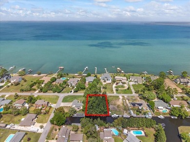Beach Lot For Sale in Gulf Breeze, Florida