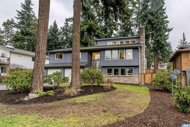 Beach Home For Sale in Port Angeles, Washington