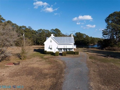 Beach Home For Sale in Mathews, Virginia