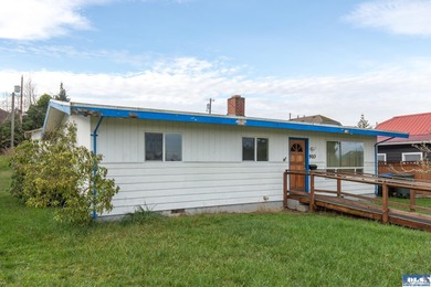 Beach Home Active Under Contract in Port Angeles, Washington